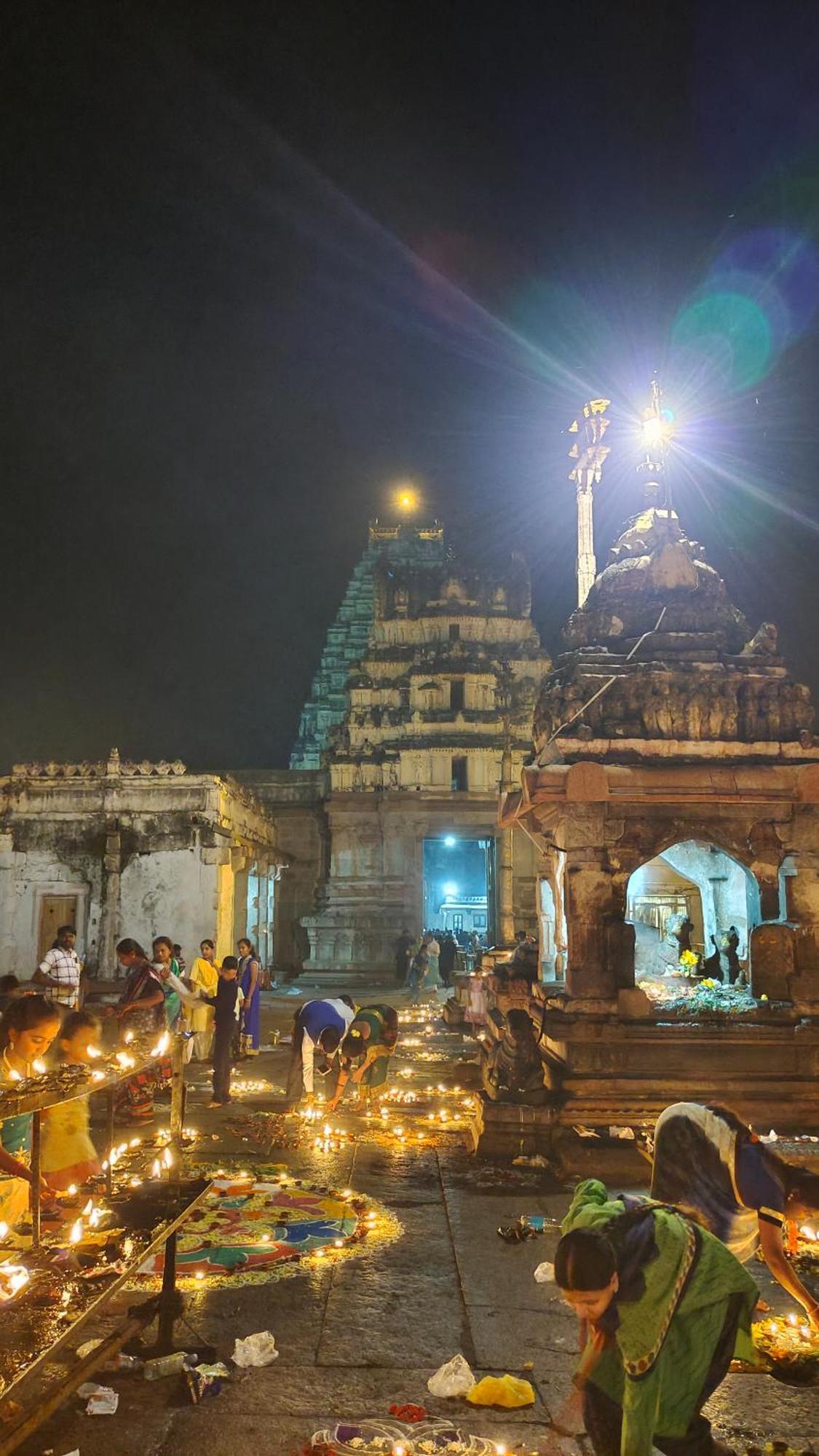 Sahasra Home Stay Hampi هوسبيت الغرفة الصورة